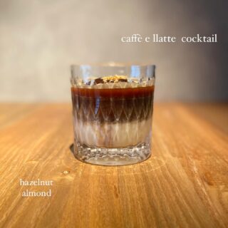 caffè e llatte cocktail カフェラテのカクテルです。 ナッツ系…