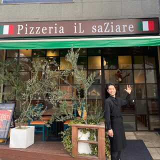 Buddyの釜焼きpizzaを焼き上げて頂いております、 Pizzeriaさん…